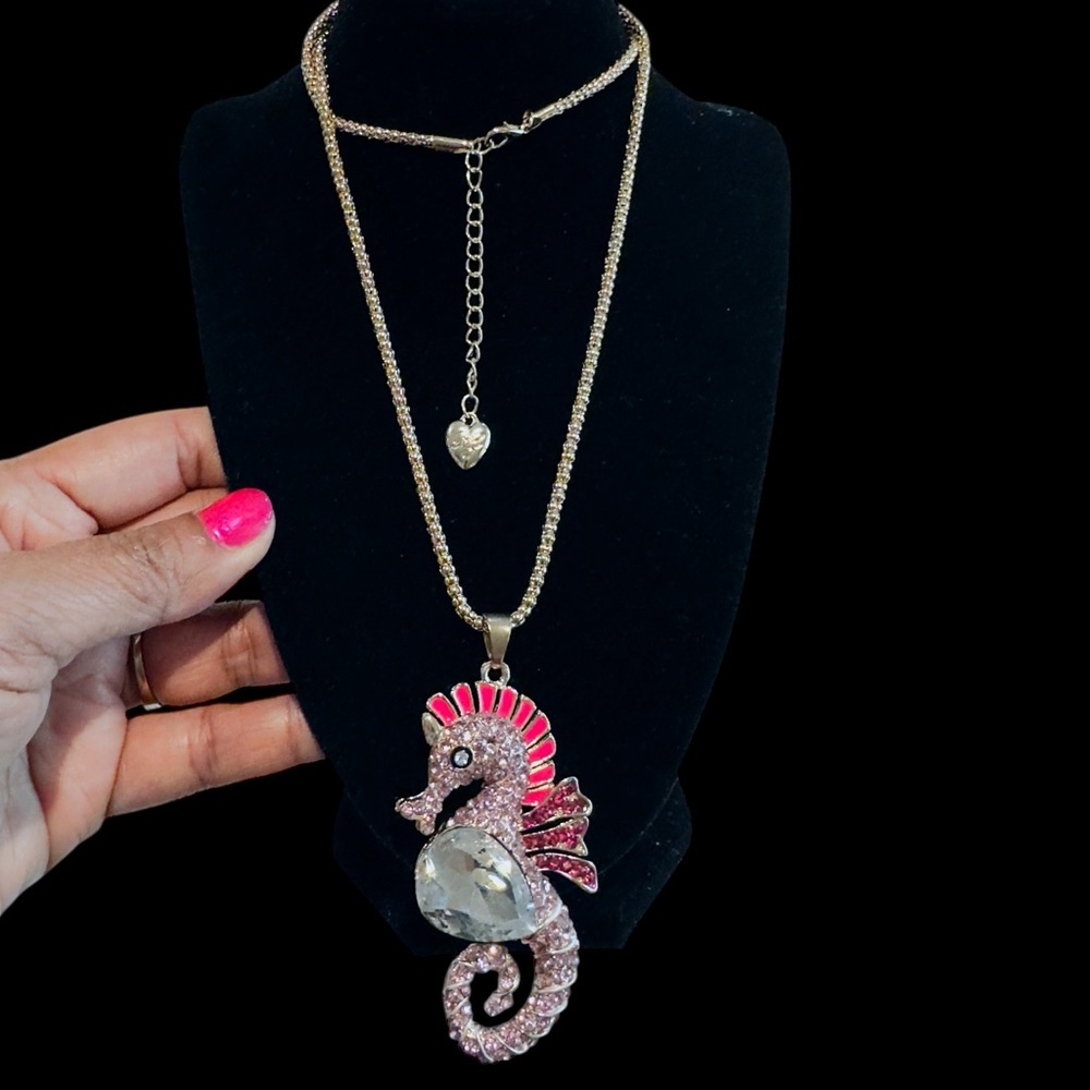 Fun gold tone Betsey Johnson necklace with Delightful Sea Horse Pendant!